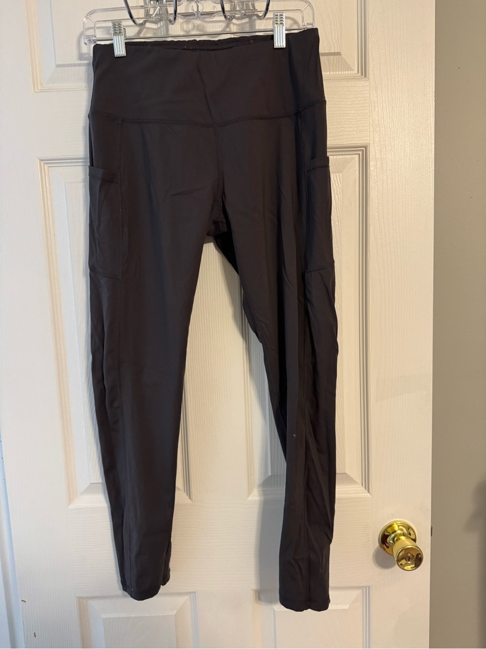 Women’s High-Waist Black Active Leggings with Side Pockets